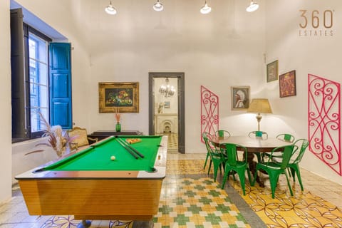 Billiard, Game Room, Living room, Seating area