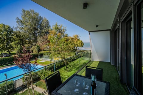 Balcony/Terrace, Swimming pool
