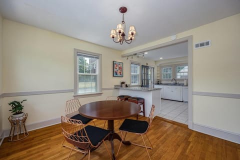 Harrisonburg Hidden Gem Across from JMU & Hotspots House in Harrisonburg