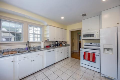 Harrisonburg Hidden Gem Across from JMU & Hotspots House in Harrisonburg