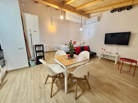 Communal lounge/ TV room, Dining area