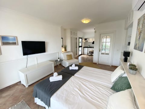 N02 Los Rosales - Studio Apartment in Sitio de Calahonda