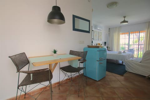 N02 Los Rosales - Studio Apartment in Sitio de Calahonda