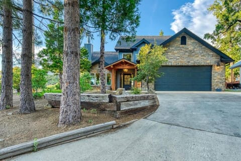 Sunset Retreat AC, Big Views & Dream Deck House in Shaver Lake