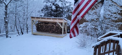 Lazy Basye Shenandoah Cabin with Hot Tub, Sleeps 10 Cabin in Basye