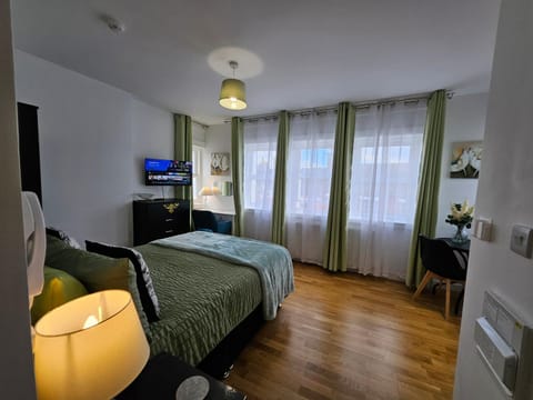 Central Chambers Suites Suite 3 Bed and Breakfast in Leek