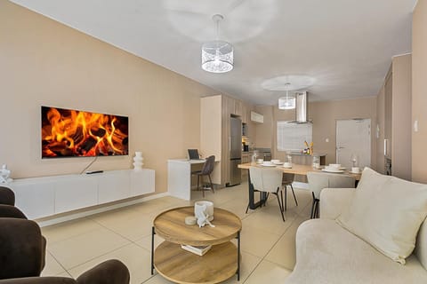 TV and multimedia, Kitchen or kitchenette, Living room, Dining area