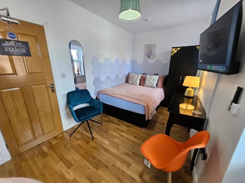 Central Chambers Suites - Suite 4 Bed and Breakfast in Leek