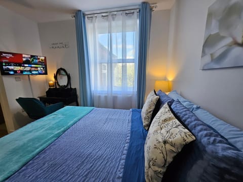 Central Chambers Suites - Suite 5 Bed and Breakfast in Leek