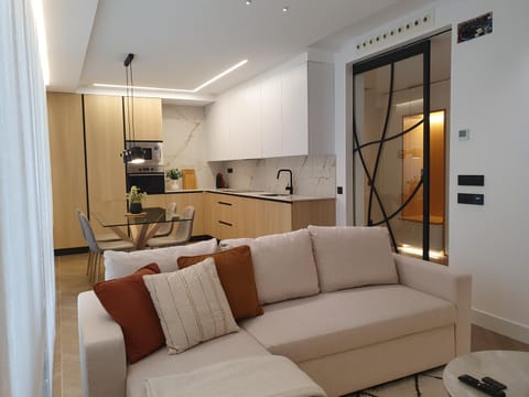 Kitchen or kitchenette, Living room
