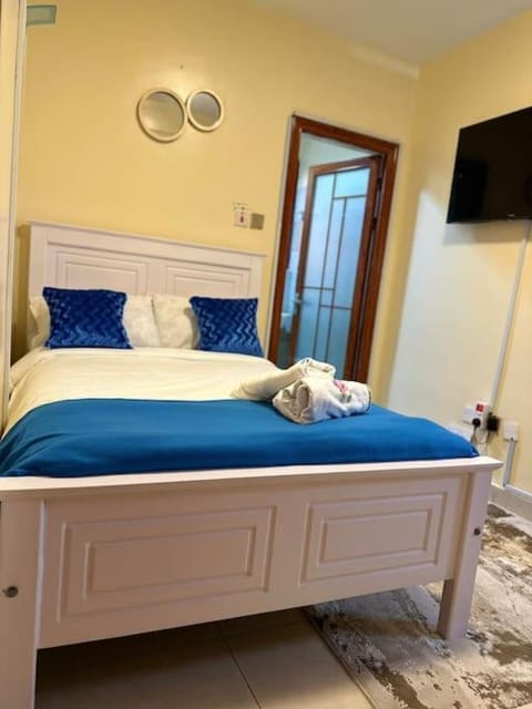 Bed, TV and multimedia