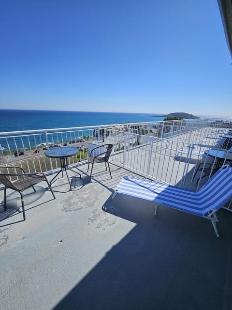 Patio, View (from property/room), Balcony/Terrace, Sea view, sunbed