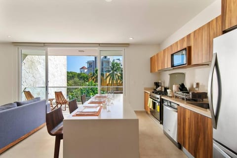 Balcony/Terrace, Kitchen or kitchenette, Dining area, dishwasher, microwave, oven, stove, toaster, air conditioner