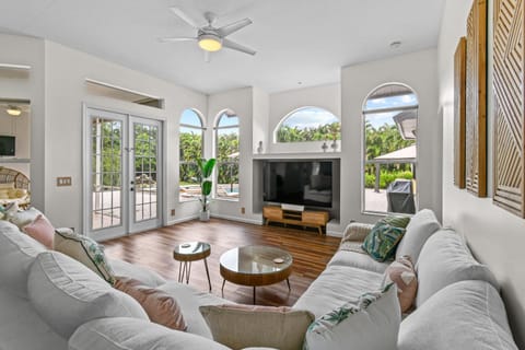 Why Is Everyone Obsessed With This House House in Palm Beach Gardens