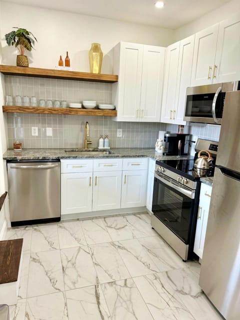 Downtown Adams Apartment in Sandusky