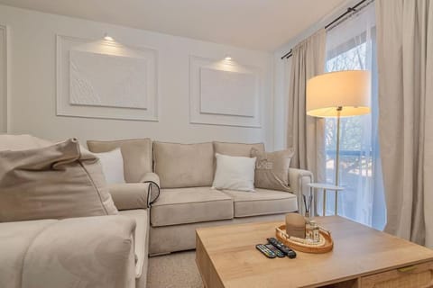 The Ivory Nook, Cozy & Spacious, Sleeps 8 Apartment in Leeds