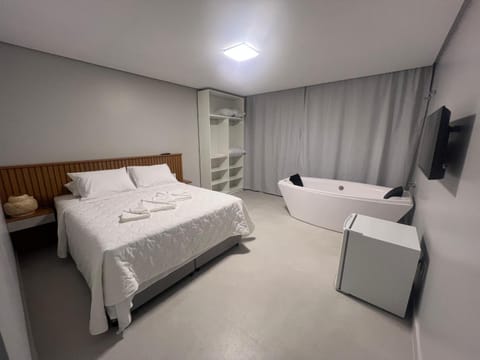 Bed, Hot Tub, Photo of the whole room