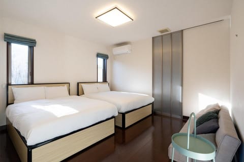 Bed, Bedroom, air conditioner