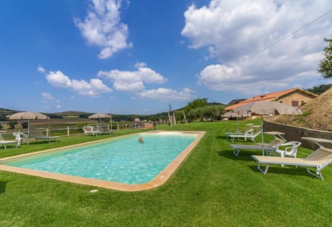 Spring, Day, Natural landscape, Garden, Garden view, Pool view, Swimming pool, sunbed