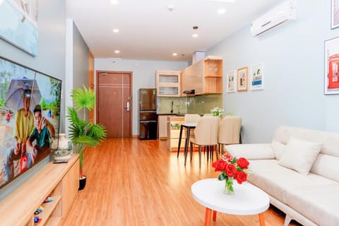 Communal lounge/ TV room, TV and multimedia, Kitchen or kitchenette, Living room, Seating area, Dining area, Evening entertainment, minibar, oven, air conditioner