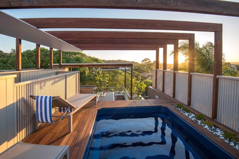 Patio, Day, Natural landscape, View (from property/room), Balcony/Terrace, Pool view, Swimming pool, sunbed