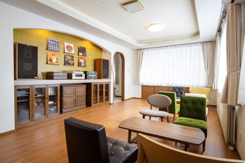 TV and multimedia, Living room, Dining area