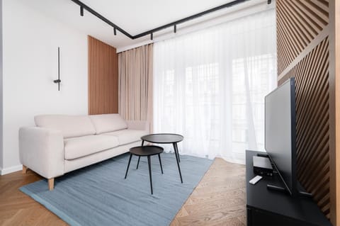 Communal lounge/ TV room, Bed, TV and multimedia, Living room, Photo of the whole room, Seating area, Evening entertainment