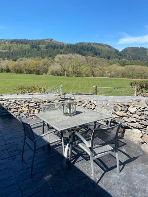 Tyddyn Bach Barn House in Bro Garmon