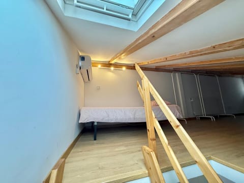 Rosa Rooms, Habitación con baño privado Apartment in Madrid