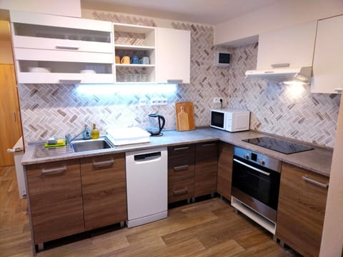 dishwasher, microwave, oven, stove, toaster, kitchen