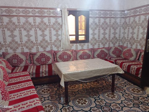 Photo of the whole room, Seating area