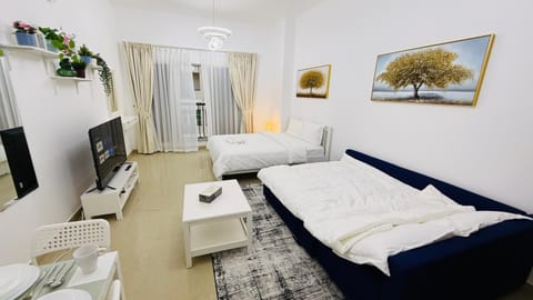 Bed, Living room, Photo of the whole room, Seating area, Bedroom