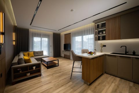 Kitchen or kitchenette, Seating area, minibar