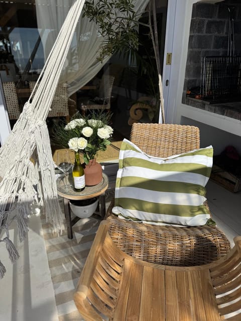 105 on Beach, Flamingo Room Bed and Breakfast in Western Cape