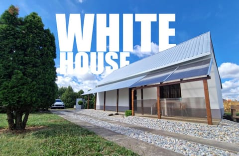 Property building, Day, Parking