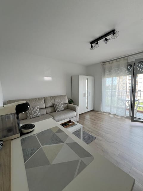 Communal lounge/ TV room, Living room, Seating area
