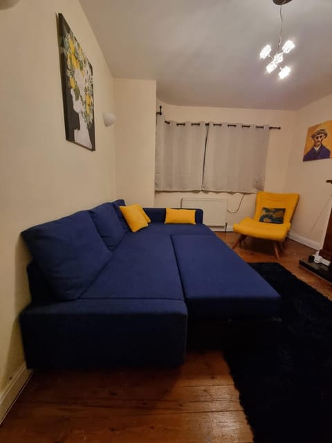 Bed, Living room, Photo of the whole room