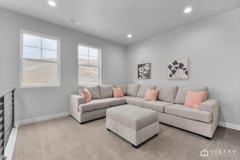 Mountain Hideout House in Hideout