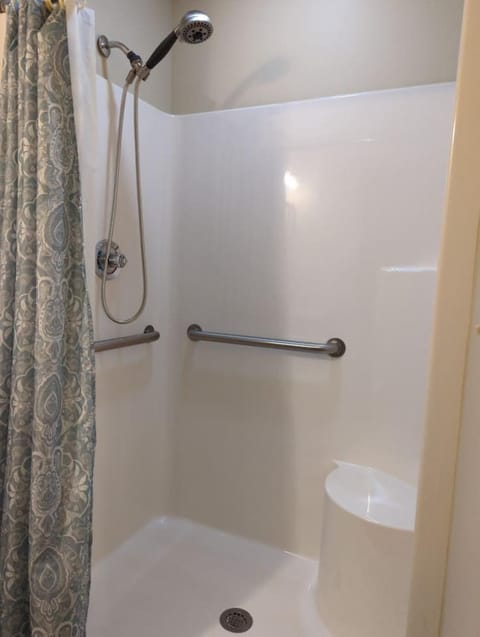 Waterloo Suites Queen 1 Hotel in Ozark Mountains