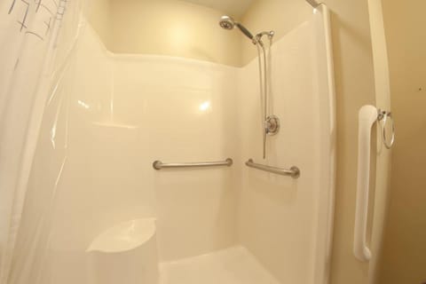 Waterloo Suites King Hotel in Ozark Mountains