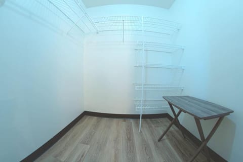 Waterloo Suites King Hotel in Ozark Mountains