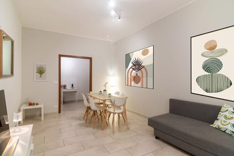Bed, Living room, Dining area, air conditioner