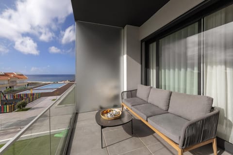 Day, Natural landscape, View (from property/room), Balcony/Terrace, Sea view, Meals