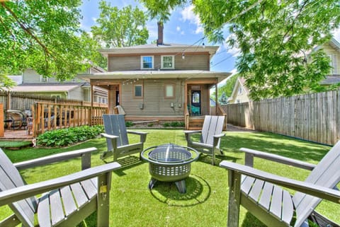 6 Bedroom Duplex Sleeps 14 Close to Lucas Downtown House in Indianapolis