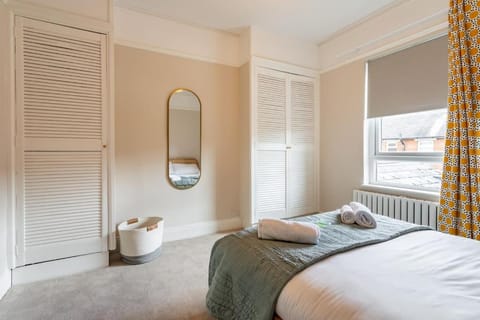 Charming Victorian Home Near Ormeau Park House in Belfast