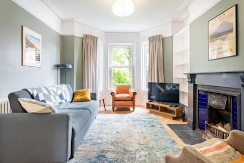 Charming Victorian Home Near Ormeau Park House in Belfast