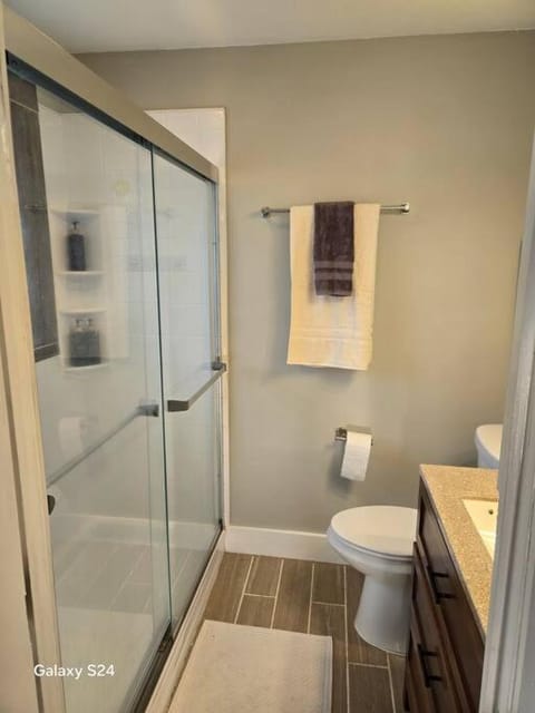 Le Bleu Villa in Hendersonville