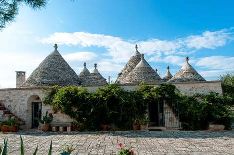 Trullo Dimora della Valle Bed and Breakfast in Province of Taranto