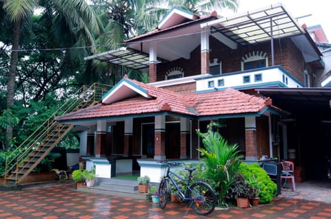 Property building, Day, Garden, Garden view