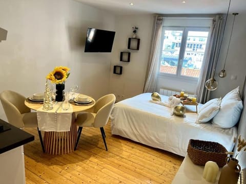 Studio Centre Ville COTY Apartment in Le Havre